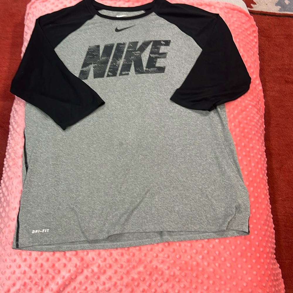 Nike dri-fit shirt GUC